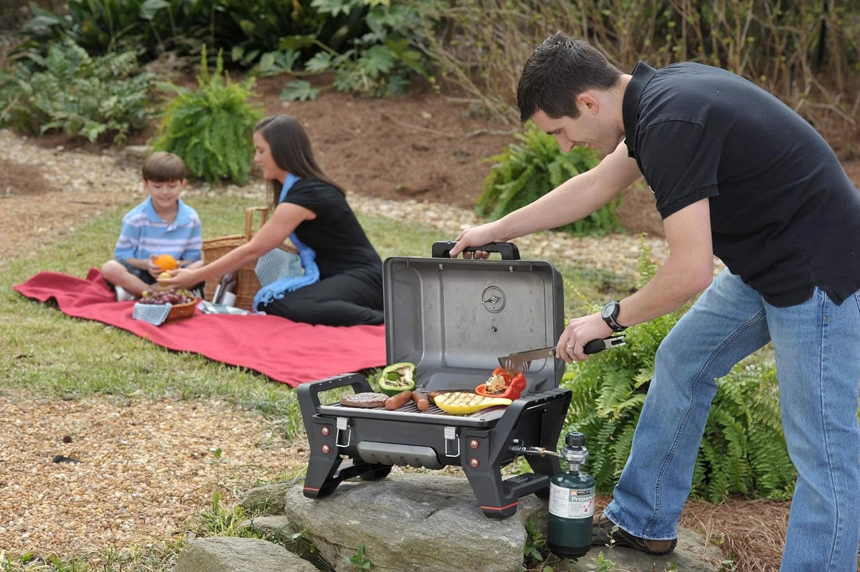 Portable Liquid Propane Gas Grill with Infrared Technology H96916