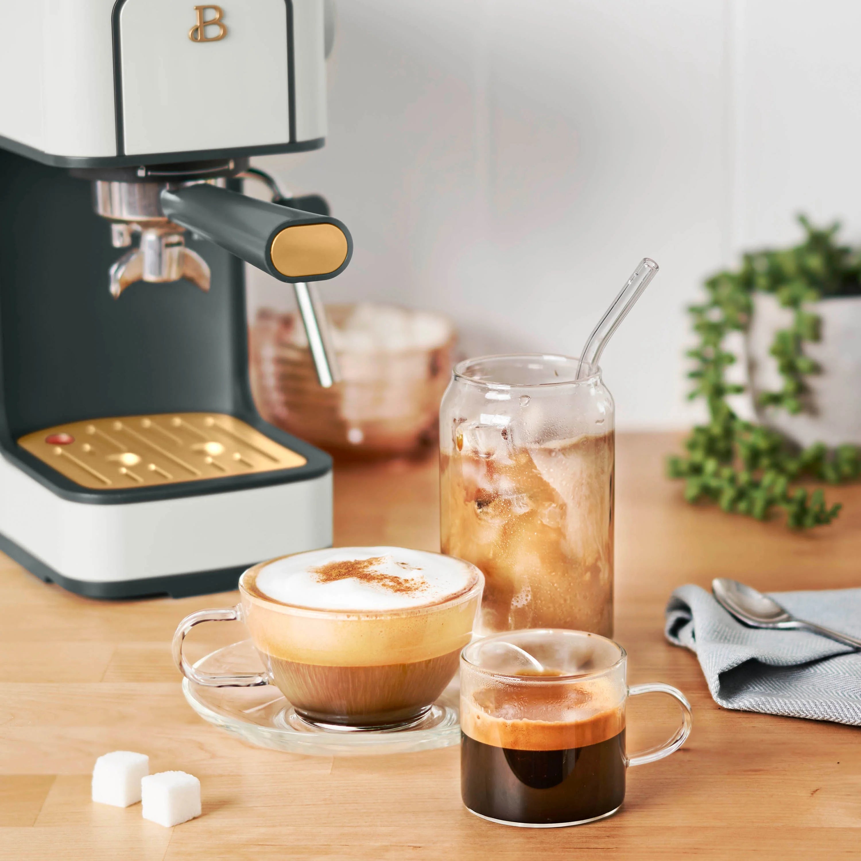 Slim Espresso Maker with 20-Bar Pressure, White B3796
