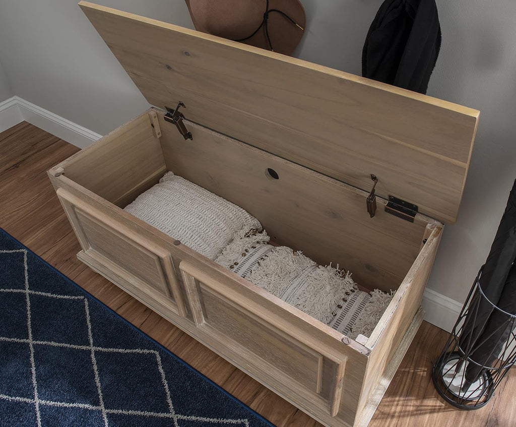 Natural Cedar Chest Bench E3177