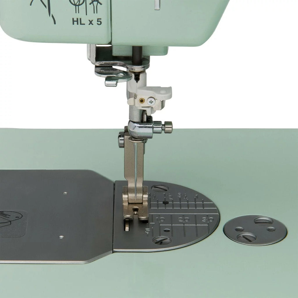 High Speed Sewing and Quilting Machine M99454