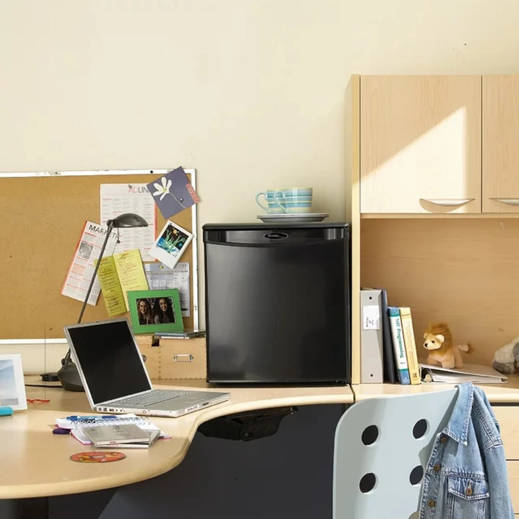 Compact Refrigerator, Certified Refurbished Y1800
