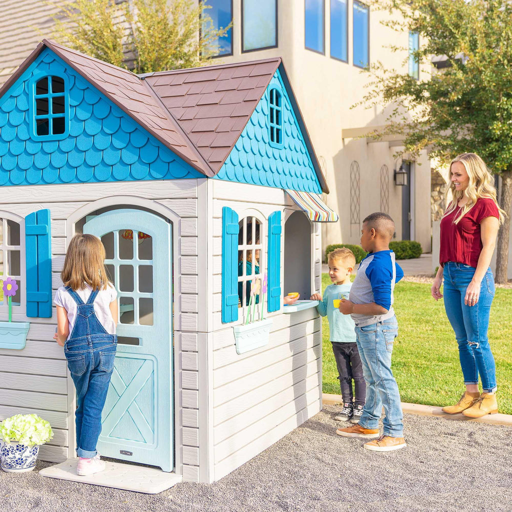 Kid's Outdoor Playhouse X95438