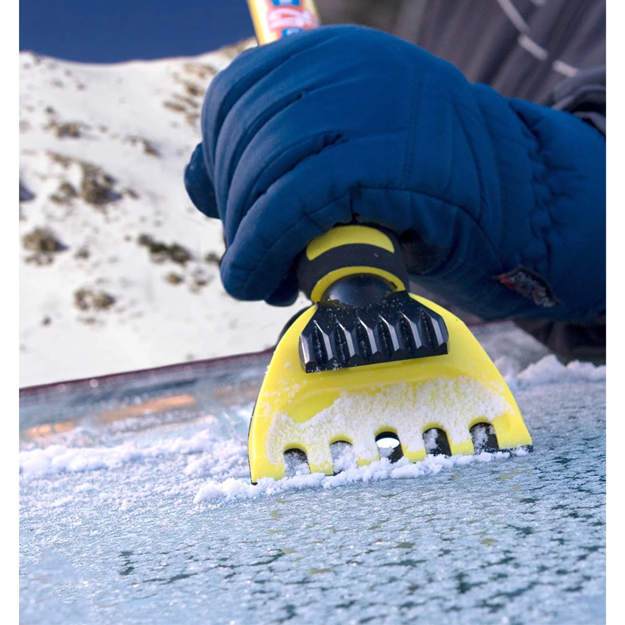 Snow Broom and Scraper Black/Yellow O677