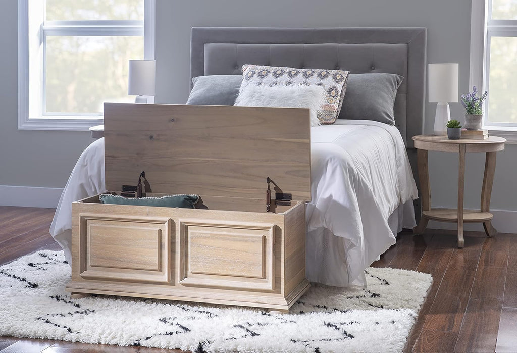 Natural Cedar Chest Bench E3177